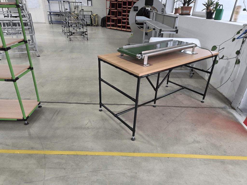 Workstations (Fabrication & Modular) Thumbnail 5